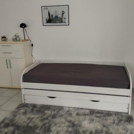 Studio Charmant Canape Lit Netflix Prime Video Wifi Dazn Le Havre Luaran gambar