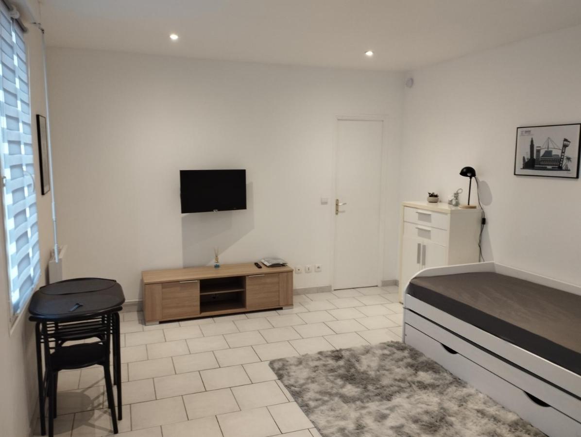 Studio Charmant Canape Lit Netflix Prime Video Wifi Dazn Le Havre Luaran gambar