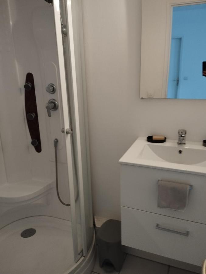 Studio Charmant Canape Lit Netflix Prime Video Wifi Dazn Le Havre Luaran gambar